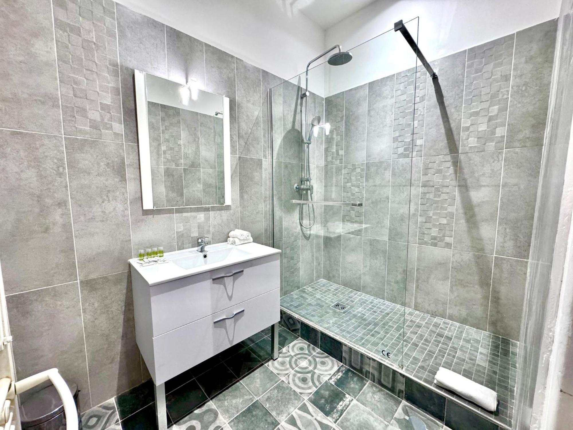Aparthotel Riviera - Pont Vieux 2 - Old Town - Charm 2 Bedrooms Apartement Ac - 5Mn Beach نيس المظهر الخارجي الصورة